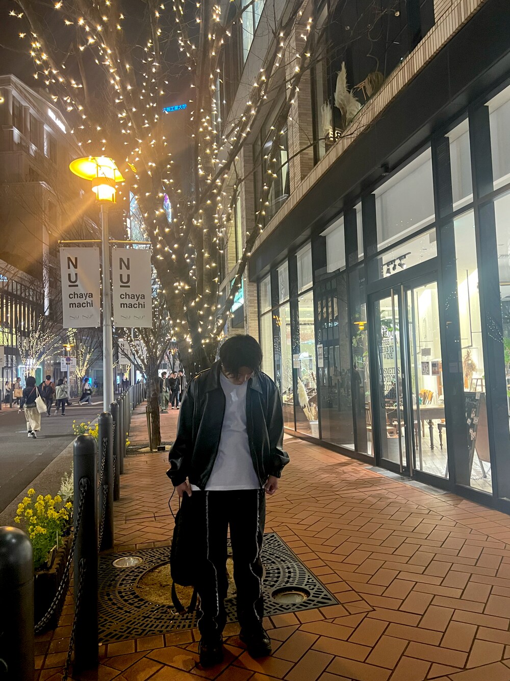 「180cmのアイテム（ライダースジャケット、ブラック系）」を使った、inbarさん（メンズ・170cm）の春コーディネートの1枚目の写真
