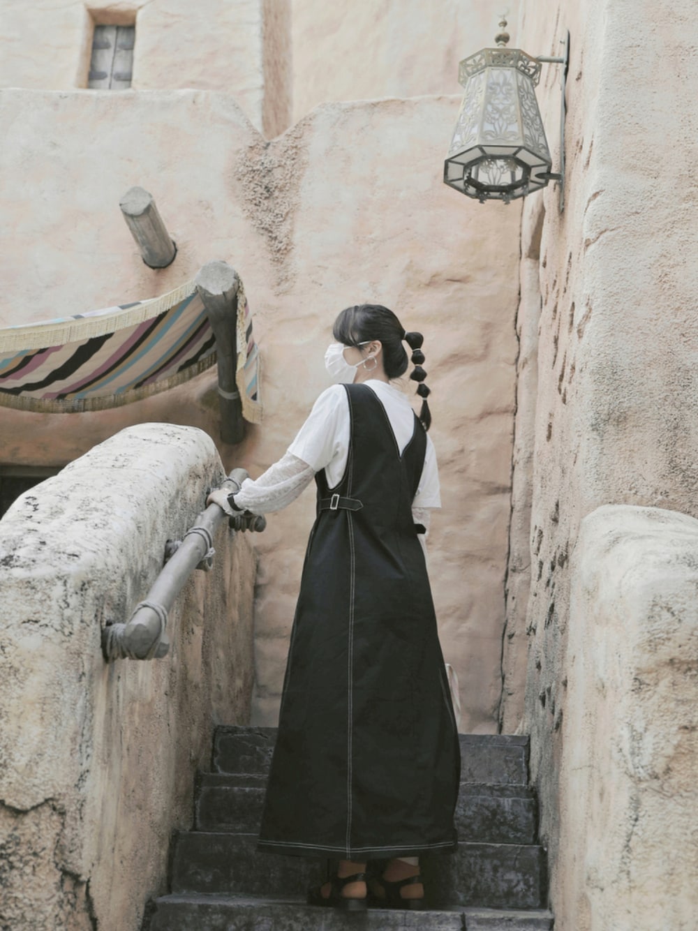 フロントジップジャンパースカートを使った人気ファッション