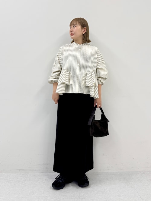 『WEB限定』バンドカラーフリルストライプシャツ