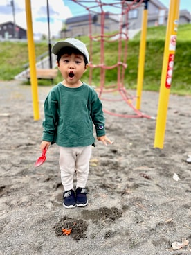 「petit main（プティマイン）のアイテム（キャップ）」を使った、れいはるさん（キッズ・90cm）の秋コーディネート