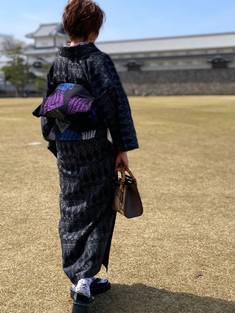 「着物、兵児帯、着物女子、バッファロー、GUCCI、着物好きさんと繋がりたい、着物でお出掛け、低身長、ショートヘア、ブラック、ネオンカラー」｜「GUCCIのアイテム（ハンドバッグ、ブラウン系）」を使った、レオンママさん（骨格ナチュラル・レディース・153cm）の春コーディネートの1枚目の写真