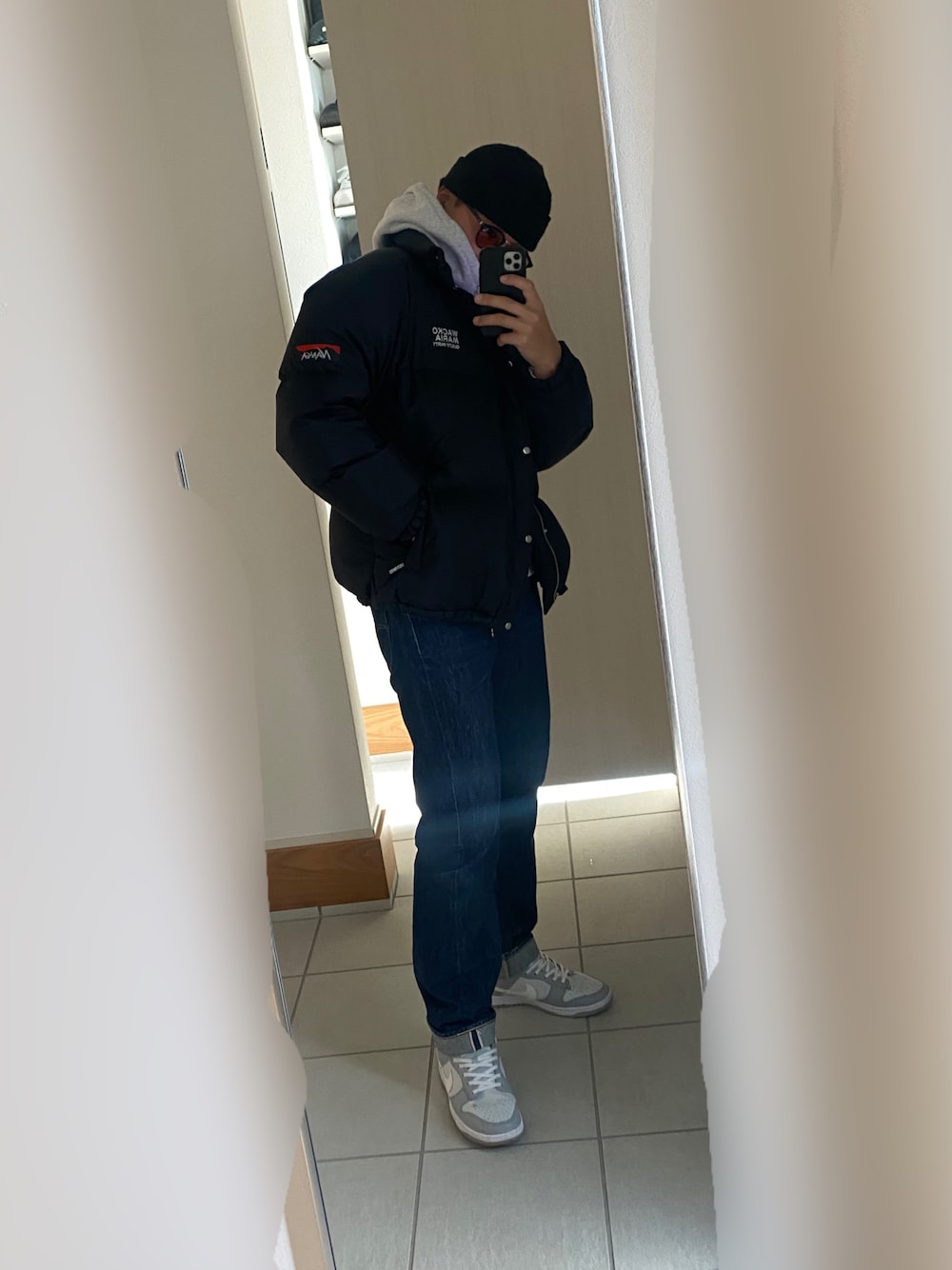 「ストリート、スニーカーコーデ、ニット帽、ダウンジャケット、パーカー、デニムパンツ、supreme、WACKO MARIA、Levis、NIKE、いいね、save、フォローお願いします🤑、おしゃれさんと繋がりたい」｜「LEVI'S VINTAGE CLOTHINGの【雑誌掲載ITEM】LEVI'S(R) VINTAGE CLOTHING 1966 501(R) ジーンズ リジッド CONE DENIM/14.2oz MADE IN THE USA（デニムパンツ、ブルー系）」を使った、kさん（メンズ・175cm）の冬コーディネートの1枚目の写真