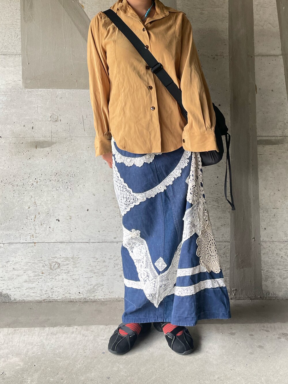 「秋ルック紹介するよ、ボヘミアン、秋服コーデ、カラーコーデ、秋冬コーデ、ウエスタンシャツ、ブラウス、ロングスカート、デニムスカート、レース、バレエシューズ、foundrymews、古着、古着MIX、大学生」｜「古着のアイテム（シャツ/ブラウス、イエロー系）」を使った、🦊ですさん（レディース・157cm）の秋コーディネートの1枚目の写真