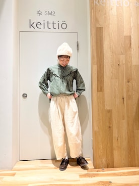 「コーデュロイパンツ」｜「アイテム（ノーカラーコート）」を使った、タブンネさん（レディース・166cm）の秋コーディネート