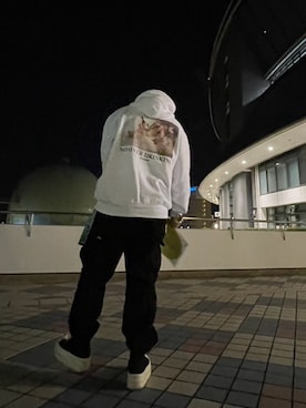 「DRKSHDW by RICK OWENS（ダークシャドウ バイ リックオウエンス）のアイテム（スニーカー）」を使った、生坂  叶汰さん（メンズ・176cm）の秋コーディネート