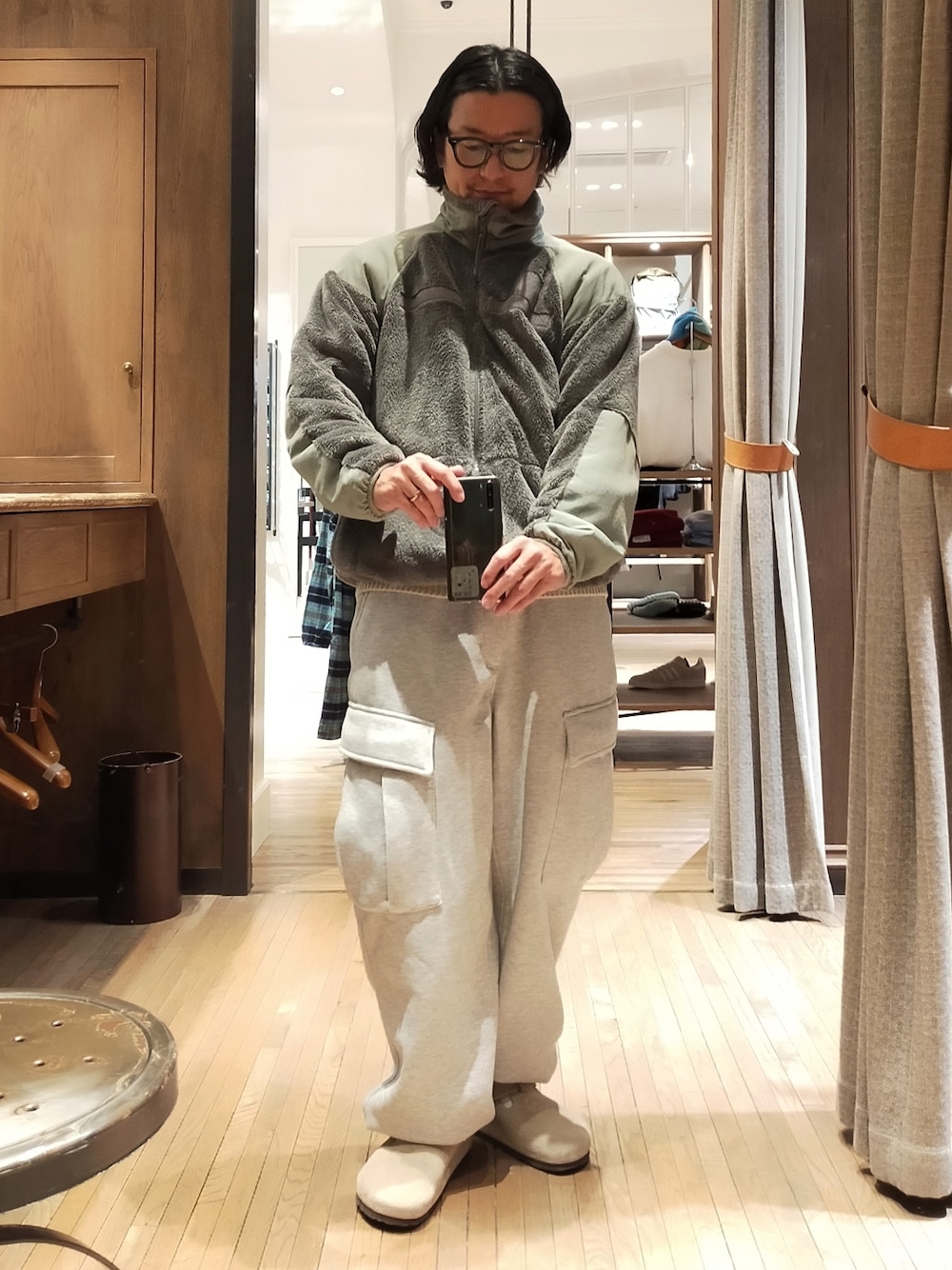 「フリース、ROTHCO、ニット、BATONER、スウェットパンツ、DAIWAPIER39、サンダル、birkenstock、オトナカジュアル、シンプル、ootd、ミリタリー、スタイル」｜「ROTHCOの＜ROTHCO＞ GENERATION JKT/ブルゾン（ミリタリージャケット、グレー系）」を使った、D.nakamuraさん（メンズ・170cm）の冬コーディネートの1枚目の写真