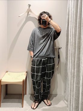 「H　BEAUTY&YOUTH UNITED ARROWS（エイチビューティーアンドユースユナイテッドアローズ）のアイテム（ニット/セーター、グレー系）」を使った、D.nakamuraさん（メンズ・167cm）の夏コーディネート