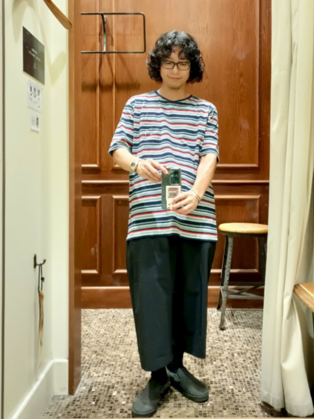 「ボーダー、POP TRADING COMPANY、クロップドスラックス、thingless、スリッポン、VANS、VAINL ARCHIVE、大人カジュアル、シンプルコーデ、ootd、マルチボーダー、ブルー、ブラック、グレー、今日のコーデ」｜「POP TRADING COMPANYのアイテム（Tシャツ/カットソー、ブルー系）」を使った、D.nakamuraさん（メンズ・167cm）の夏コーディネートの1枚目の写真