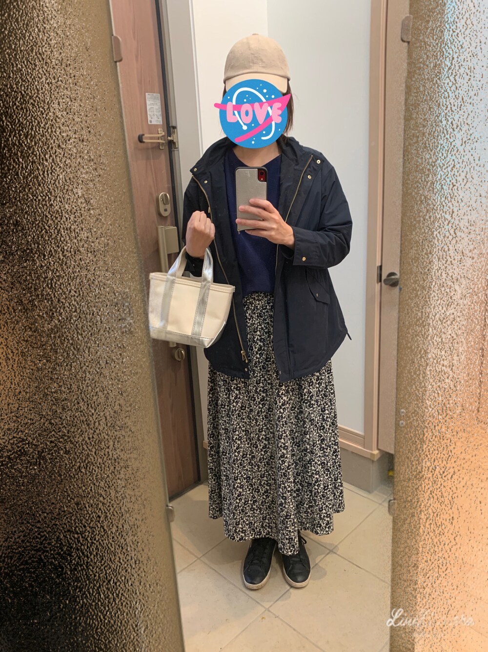 「オトナカジュアル、カジュアル、シンプルコーデ、大人かわいい、スカート、UNIQLO、マウンテンパーカー、LL.Bean、キャップ、スニーカー、スニーカーコーデ、ママコーデ、2022年秋」｜「PUMAのアイテム（スニーカー、ブラック系）」を使った、みんみさん（レディース・162cm）の冬コーディネートの1枚目の写真