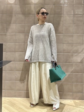 「A part by（アパートバイ）の【高身長向けサイズ展開あり】サテンバルーンイージーパンツ（その他パンツ、ホワイト系）」を使った、yato-miさん（レディース・158cm）の春コーディネート