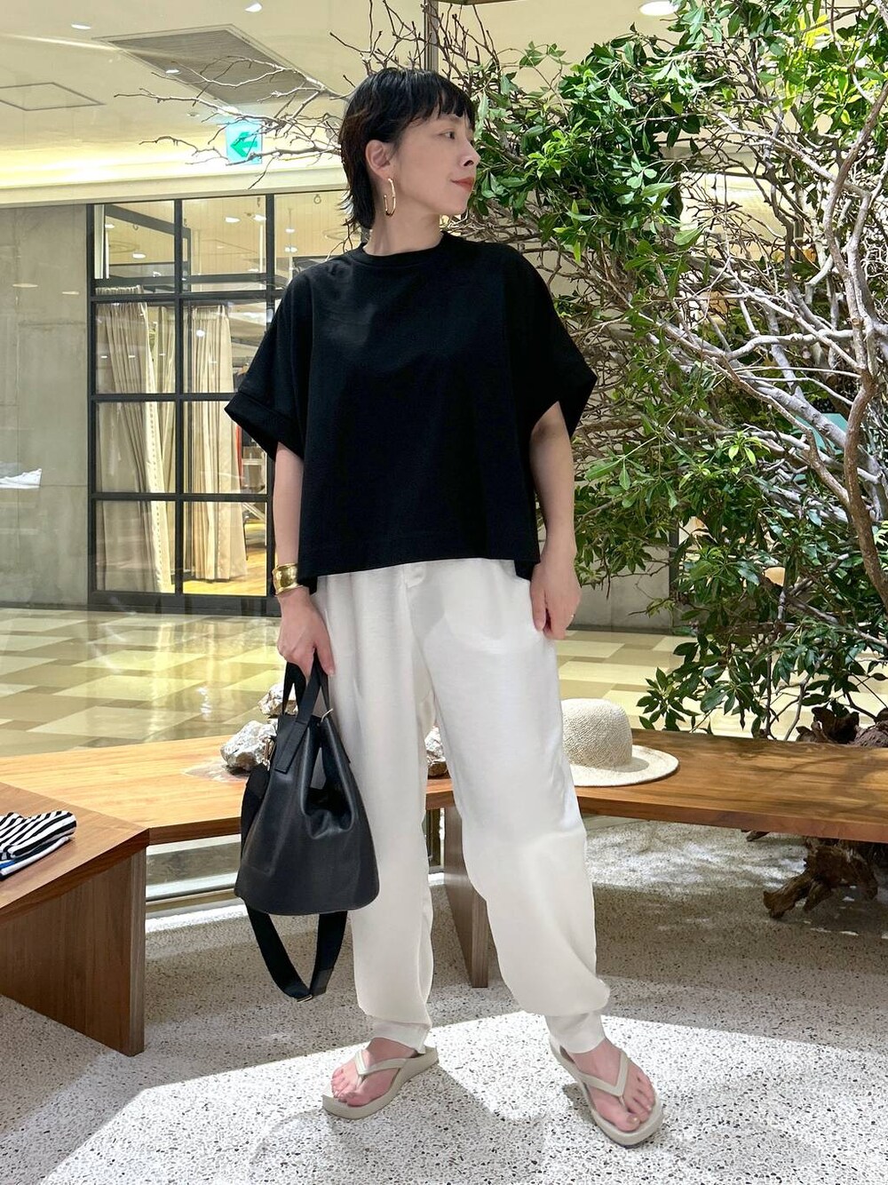 Curensology(カレンソロジー)/ダブルサテンタックパンツを使った人気