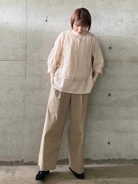 「chambre de charme（シャンブルドゥシャーム）のアイテム（パンツ）」を使った、アカリと柚子さん（レディース・165cm）の秋コーディネート