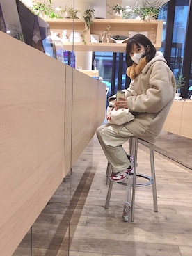 「アイテム（ムートンコート）」を使った、yutasoさん（レディース・167cm）の秋コーディネート