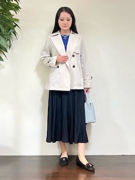 「UNTITLED（アンタイトル）の【定番人気/はっ水/洗える】タスランショートトレンチコート（トレンチコート、グレー系）」を使った、カレンさん（レディース・162cm）の冬コーディネート
