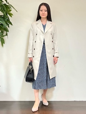 「アイテム（トレンチコート、グレー系）」を使った、カレンさん（レディース・162cm）の冬コーディネート