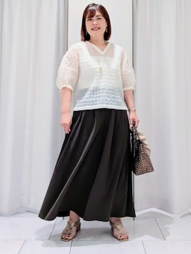 「UNTITLED（アンタイトル）の【洗える】シアーVネックブラウス（シャツ/ブラウス、ホワイト系）」を使った、Onumaさん（レディース・163cm）の夏コーディネート