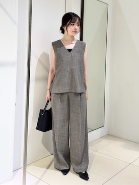 「UNTITLED（アンタイトル）の【セットアップ可/洗える】梳毛調合繊Vネックベスト（シャツ/ブラウス、ベージュ系）」を使った、kaoruさんの夏コーディネート