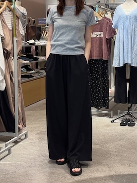 「LOWRYS FARM（ローリーズファーム）のギャザーワイドイージーパンツ　288508（その他パンツ、ブラック系）」を使った、miさん（レディース・164cm）の夏コーディネート