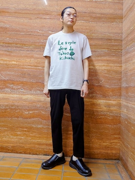 「TAKEO KIKUCHI（タケオキクチ）の水彩ペイント アートロゴTシャツ（Tシャツ/カットソー、ベージュ系）」を使った、かしげるさん（メンズ・168cm）の春コーディネート