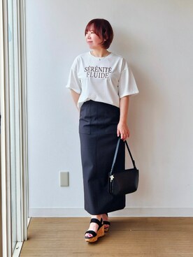 「UNTITLED（アンタイトル）のベロアプリントロゴT（Tシャツ/カットソー、ホワイト系）」を使った、やじまさん（レディース・155cm）の夏コーディネート