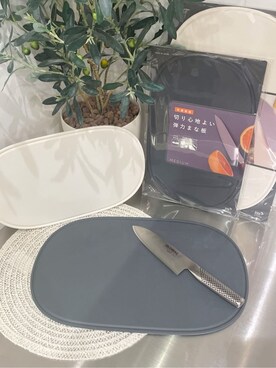 「212 KITCHEN STORE（トゥワントゥキッチンストア）のOVAL ソフトまな板 Medium DGY（キッチンツール、その他）」を使った、まのちゃんさん（レディース・160cm）の夏コーディネート
