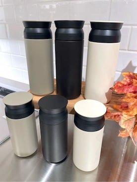 「212 KITCHEN STORE（トゥワントゥキッチンストア）のトラベルタンブラー 350ml BK ＜KINTO キントー＞（水筒、その他）」を使った、まのちゃんさん（レディース・160cm）の秋コーディネート