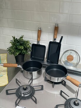「212 KITCHEN STORE（トゥワントゥキッチンストア）のピコットⅡ IH2層鋼ミニエッグパン（鍋/フライパン、その他）」を使った、まのちゃんさん（レディース・160cm）の春コーディネート