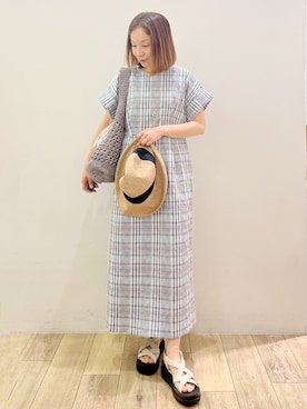 「OPAQUE.CLIP（オペークドットクリップ）のクロスベルトデザインサンダル（サンダル）」を使った、kcさん（レディース・152cm）の春コーディネート