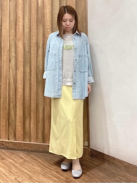 「Cutie Blonde（キューティーブロンド）の【洗える/S-LL】BIGポケット オーバーサイズデニムシャツ（シャツ/ブラウス、ブルー系）」を使った、saaさん（レディース・156cm）の春コーディネート