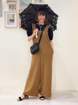 「SHOO・LA・RUE（シューラルー）の【長傘/because】スカラップレース日傘（長傘、ブラック系）」を使った、おぐねぇさん（レディース・157cm）の夏コーディネート