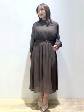 「index（インデックス）の《5色展開/S-3Lサイズ》プリーツフレアワンピース【洗濯機OK/防シワ】（ワンピース、ブラウン系）」を使った、さやかさん（レディース・149cm）の秋コーディネート