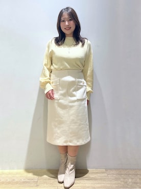 「index（インデックス）のラメガーター編みボートネックニット【洗濯機OK】《8col/XS～LL》（ニット/セーター、イエロー系）」を使った、さやかさん（レディース・149cm）の冬コーディネート