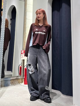 「RAGEBLUE（レイジブルー）のダメージワイドバルーンデニム（デニムパンツ、ブラック系）」を使った、サヤノさん（レディース・159cm）の秋コーディネート