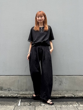 「RAGEBLUE（レイジブルー）のHENLEY NECK FAKE LAYERED T-SHIRTS/フェイクレイヤードヘンリーネックTシャツ（Tシャツ/カットソー、ブラック系）」を使った、サヤノさん（レディース・159cm）の夏コーディネート