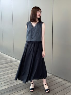 「NATURAL BEAUTY BASIC（ナチュラルビューティーベーシック）のショートジレドッキングワンピース（ワンピース、グレー系）」を使った、hiyoriさん（レディース・171cm）の夏コーディネート