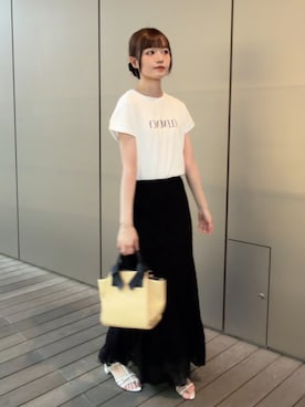 「NATURAL BEAUTY BASIC（ナチュラルビューティーベーシック）のフロッキーロゴＴシャツ（Tシャツ/カットソー、ホワイト系）」を使った、hiyoriさん（レディース・171cm）の夏コーディネート
