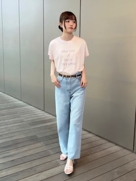 「NATURAL BEAUTY BASIC（ナチュラルビューティーベーシック）のワイドストレートデニムパンツ（デニムパンツ、ブルー系）」を使った、hiyoriさん（レディース・171cm）の夏コーディネート