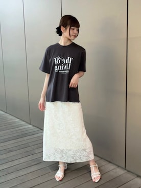 「NATURAL BEAUTY BASIC（ナチュラルビューティーベーシック）のボクシーロゴTシャツ（Tシャツ/カットソー、グレー系）」を使った、hiyoriさん（レディース・171cm）の夏コーディネート