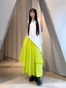 「UN3D.（アンスリード）の2WAY ASYMMETRY TT / 2ウェイアシンメトリータンクトップ（タンクトップ、ホワイト系）」を使った、YURIさん（レディース・162cm）の秋コーディネート