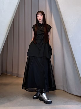「UN3D.（アンスリード）のMESH TRIANGLE FLARE SKIRT / メッシュトライアングルフレアスカート（スカート、ブラック系）」を使った、YURIさん（レディース・162cm）の秋コーディネート