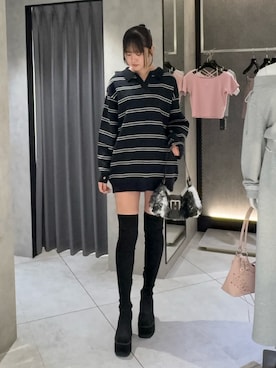 「EMODA（エモダ）のスッキパーニットミニワンピース（ワンピース、ブルー系）」を使った、片山歩香さん（レディース・172cm）の秋コーディネート