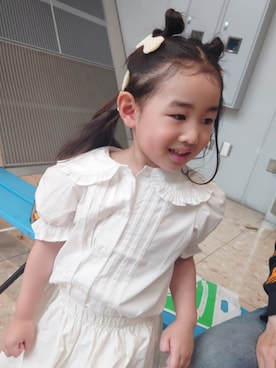 「riziere（リジェール）のアイテム（シャツ/ブラウス、ホワイト系）」を使った、CHARMA さん（キッズ・110cm）の春コーディネート