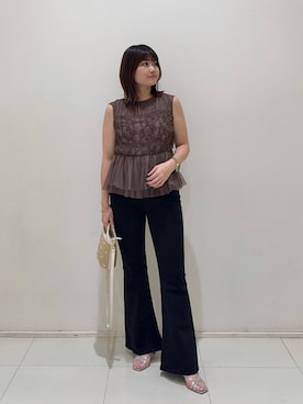 「NATURAL BEAUTY BASIC（ナチュラルビューティーベーシック）のチュールシャーリングブラウス（シャツ/ブラウス、ブラウン系）」を使った、RIOさん（レディース・158cm）の夏コーディネート