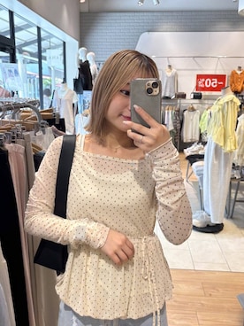 「LOWRYS FARM（ローリーズファーム）のスタイルＵＰクロスカップキャミ　100757（Tシャツ/カットソー、ホワイト系）」を使った、ななさん（レディース・156cm）の春コーディネート