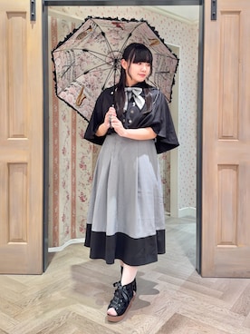 「axes femme（アクシーズファム）の音楽柄晴雨兼用パゴダ傘（長傘、ホワイト系）」を使った、こせっきーさん（レディース・160cm）の春コーディネート