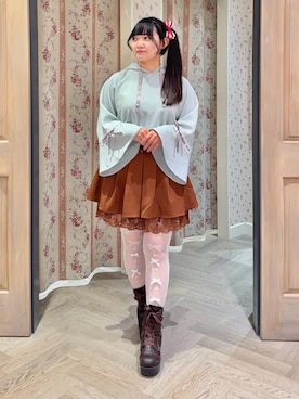 「axes femme（アクシーズファム）の花粉ガードポンチョ風プルオーバー（Tシャツ/カットソー、グリーン系）」を使った、こせっきーさん（レディース・160cm）の春コーディネート