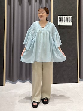 「LEPSIM（レプシィム）の《セルフカット可能》プリーツイージーパンツ　601345（その他パンツ、ベージュ系）」を使った、ムツミさん（レディース・156cm）の春コーディネート