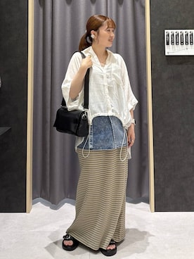 「LEPSIM（レプシィム）の裾ドロストアソートシャツSS　1023535（シャツ/ブラウス、ホワイト系）」を使った、ムツミさん（レディース・156cm）の夏コーディネート
