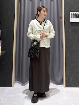 「LEPSIM（レプシィム）のストラップベルトスニーカー　669854（スニーカー、ブラック系）」を使った、ムツミさん（レディース・156cm）の夏コーディネート