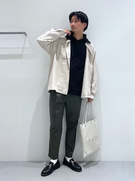 「LAKOLE（ラコレ）のアイテム（パーカー）」を使った、Takuさん（メンズ・180cm）の春コーディネート